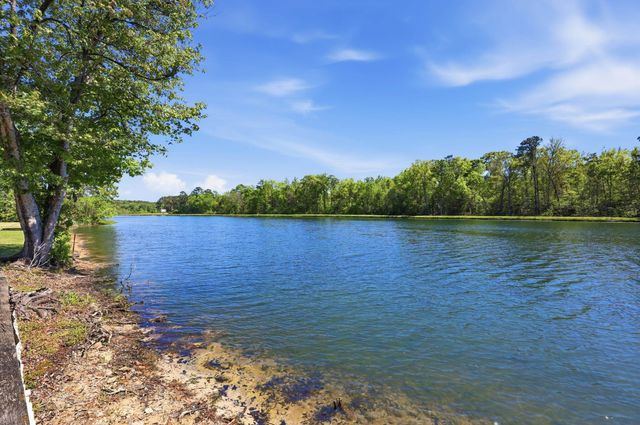 2562 Lake Vista Dr., Little River, SC 29566