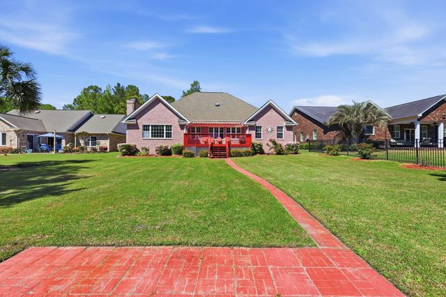 2562 Lake Vista Dr., Little River, SC 29566