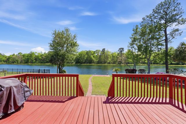 2562 Lake Vista Dr., Little River, SC 29566