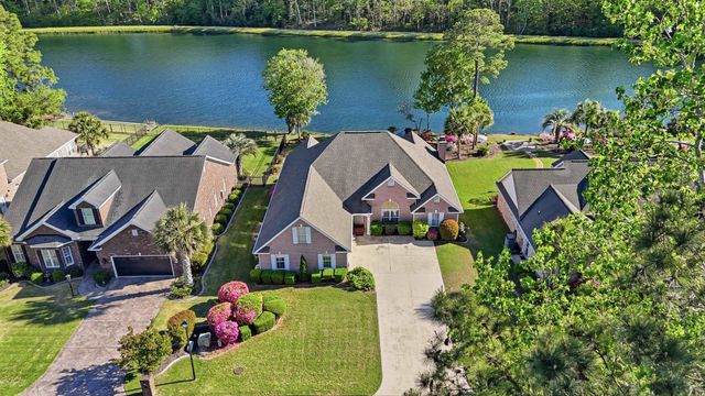 2562 Lake Vista Dr., Little River, SC 29566