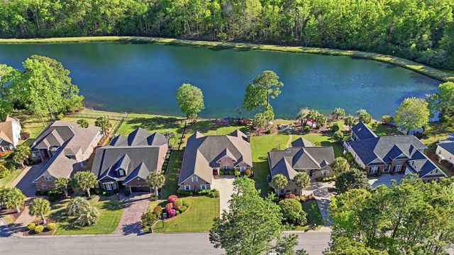 2562 Lake Vista Dr., Little River, SC 29566