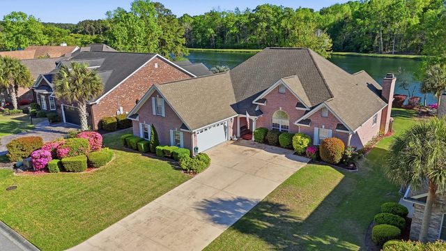 2562 Lake Vista Dr., Little River, SC 29566