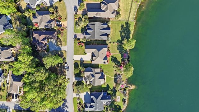 2562 Lake Vista Dr., Little River, SC 29566