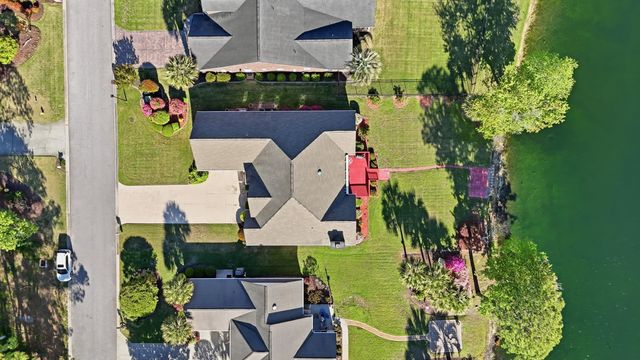 2562 Lake Vista Dr., Little River, SC 29566