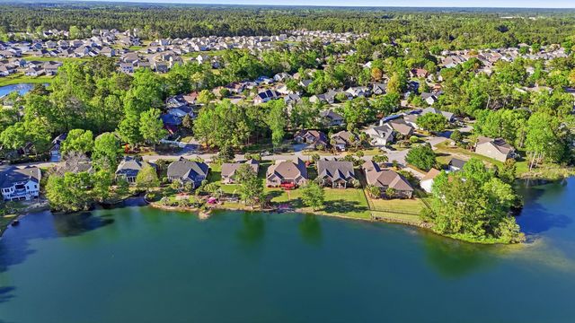 2562 Lake Vista Dr., Little River, SC 29566