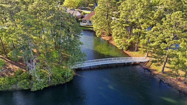 2562 Lake Vista Dr., Little River, SC 29566