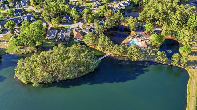 2562 Lake Vista Dr., Little River, SC 29566