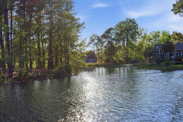 2562 Lake Vista Dr., Little River, SC 29566