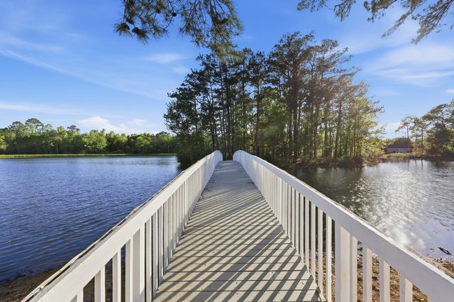 2562 Lake Vista Dr., Little River, SC 29566