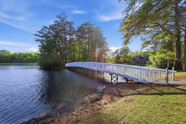 2562 Lake Vista Dr., Little River, SC 29566
