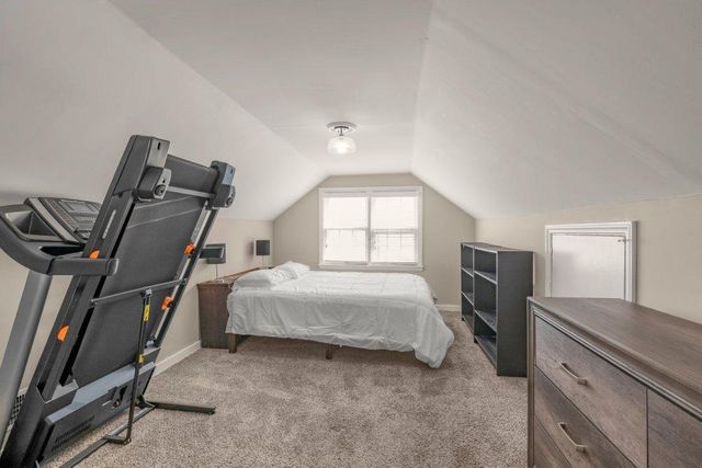 1981 W James Avenue, Saint Paul, MN 55105