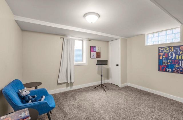 1981 W James Avenue, Saint Paul, MN 55105