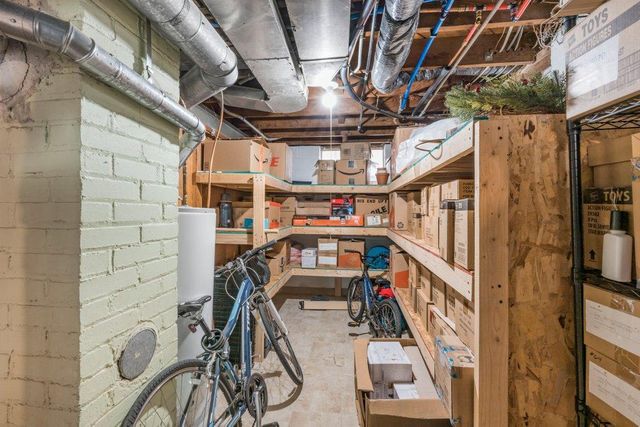 1981 W James Avenue, Saint Paul, MN 55105