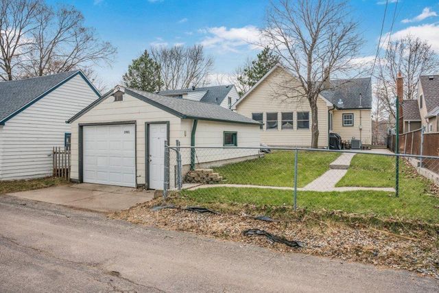 1981 W James Avenue, Saint Paul, MN 55105