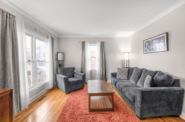 1981 W James Avenue, Saint Paul, MN 55105