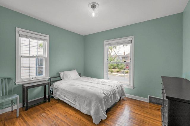 1981 W James Avenue, Saint Paul, MN 55105