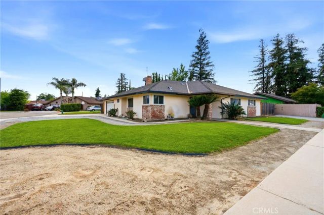 153 Bonita Ave, Fowler, CA 93625