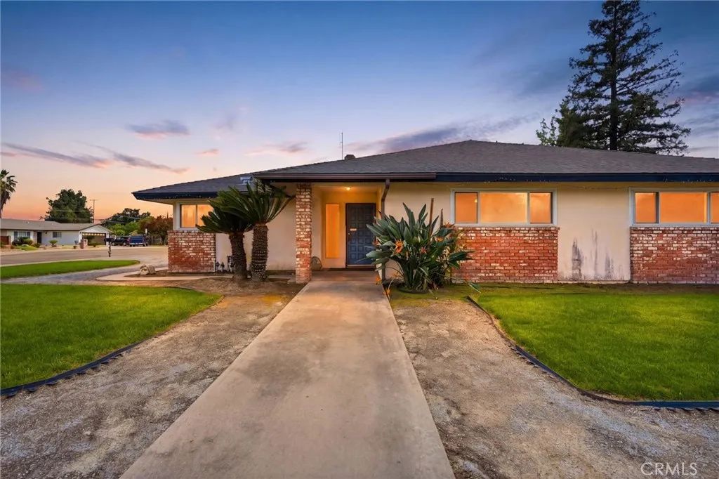 153 Bonita Ave, Fowler, CA 93625