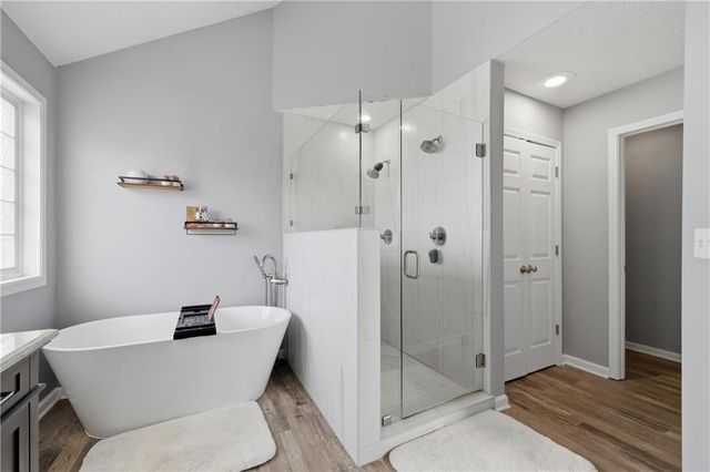 1624 SE 11th Street, Lee's Summit, MO 64081