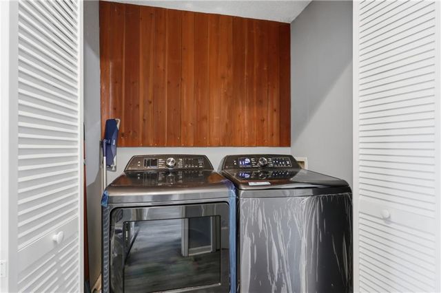1624 SE 11th Street, Lee's Summit, MO 64081