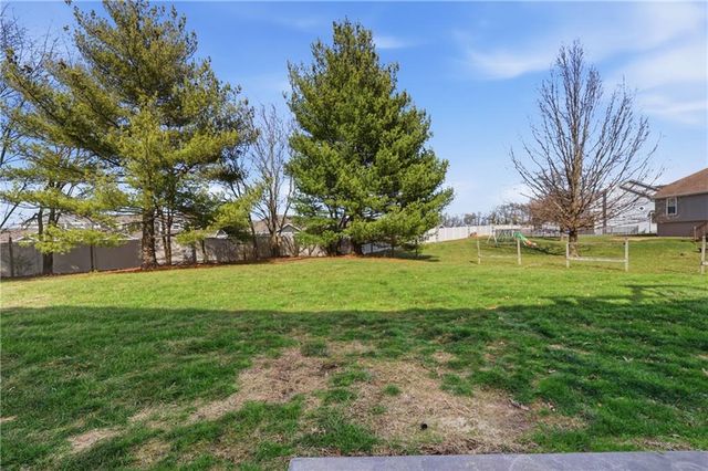 1624 SE 11th Street, Lee's Summit, MO 64081