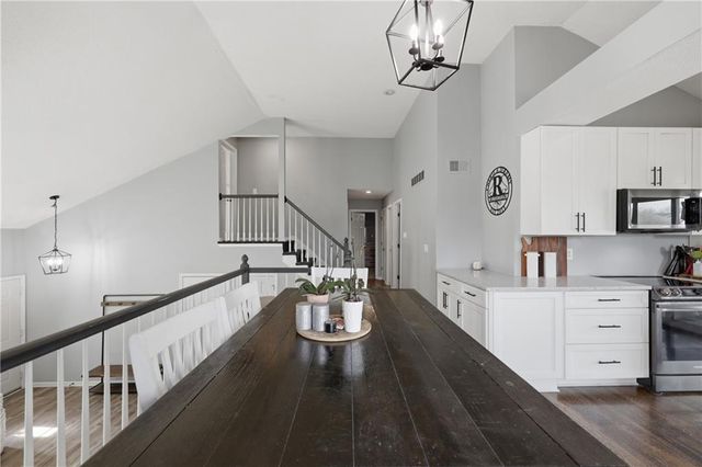 1624 SE 11th Street, Lee's Summit, MO 64081