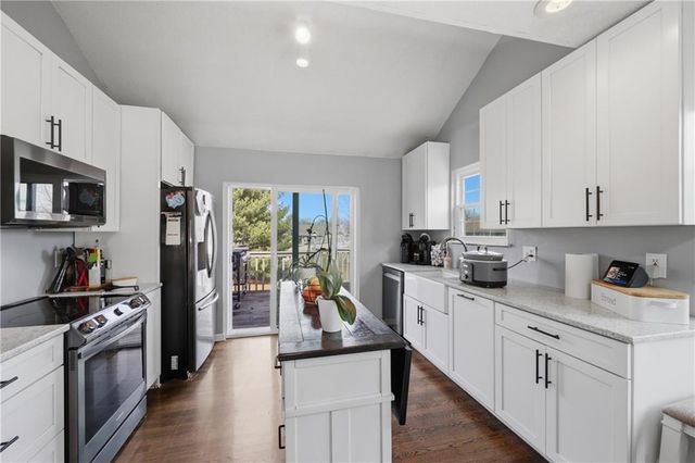 1624 SE 11th Street, Lee's Summit, MO 64081