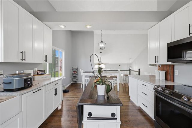 1624 SE 11th Street, Lee's Summit, MO 64081