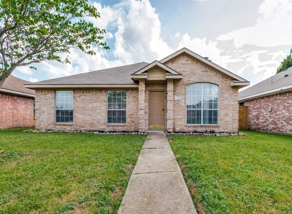 709 Catalina Drive, Lancaster, TX 75146