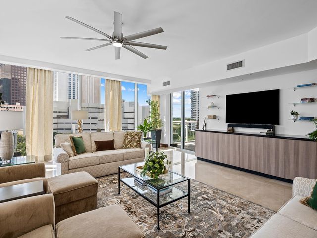 333 Las Olas Way 910, Fort Lauderdale, FL 33301