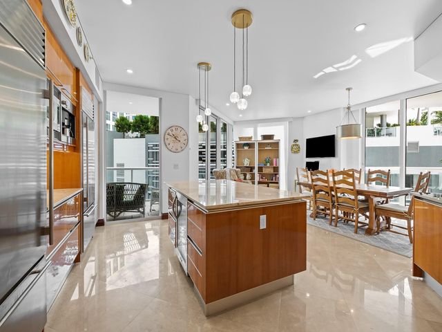 333 Las Olas Way 910, Fort Lauderdale, FL 33301