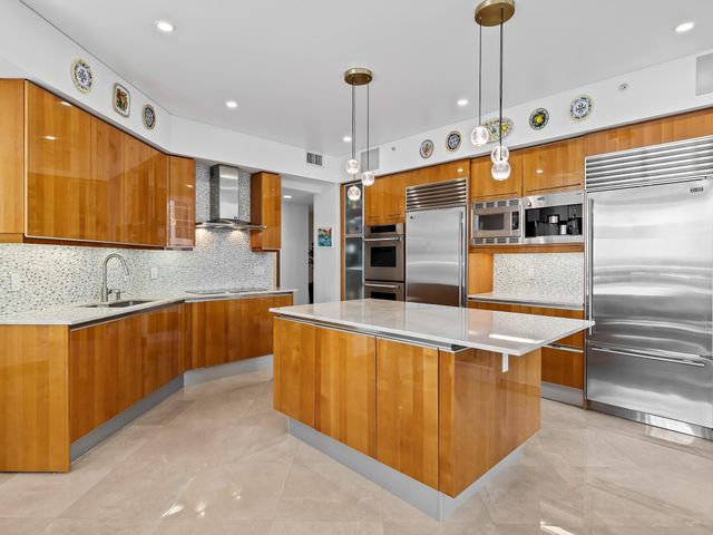 333 Las Olas Way 910, Fort Lauderdale, FL 33301