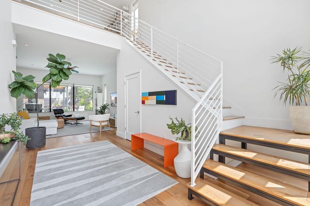 1605 Chelsea LN, Austin, TX 78704