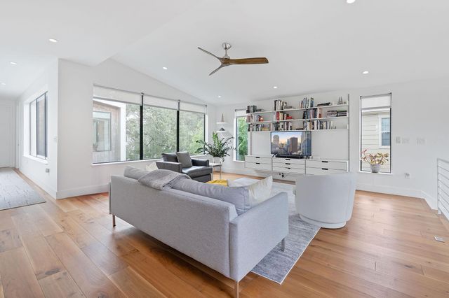 1605 Chelsea LN, Austin, TX 78704