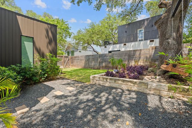 1605 Chelsea LN, Austin, TX 78704