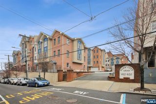 620 38th Street 703, Union City, NJ 07087