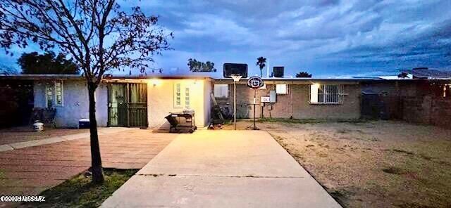 1462 E El Atajo, Tucson, AZ 85714