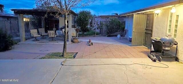 1462 E El Atajo, Tucson, AZ 85714