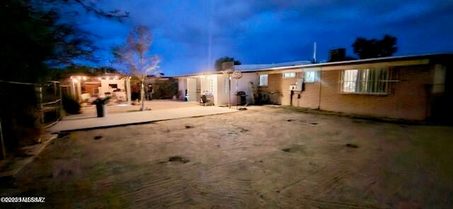 1462 E El Atajo, Tucson, AZ 85714