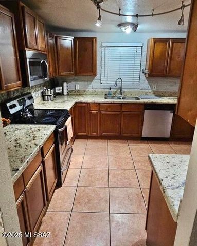 1462 E El Atajo, Tucson, AZ 85714