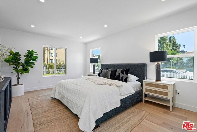 4955 Woodman Avenue, Sherman Oaks, CA 91423