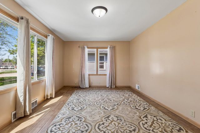 2015 S 9TH Street, Council Bluffs, IA 51501