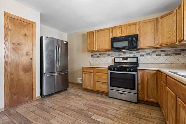 2015 S 9TH Street, Council Bluffs, IA 51501