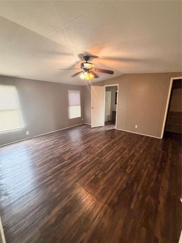 2021 N Battlebell Road 40, Highlands, TX 77562