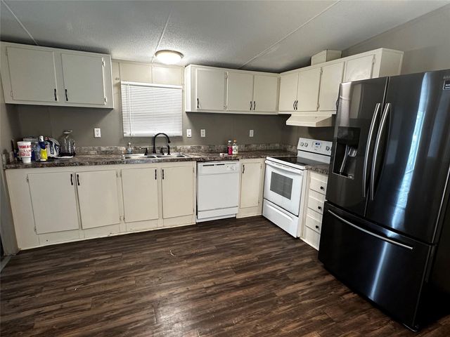 2021 N Battlebell Road 40, Highlands, TX 77562