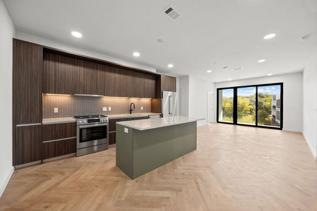 2209 S 1st ST 334, Austin, TX 78704
