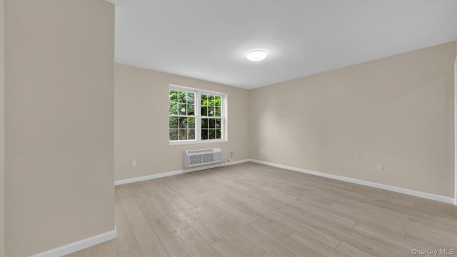957 E 229th Street, Bronx, NY 10466