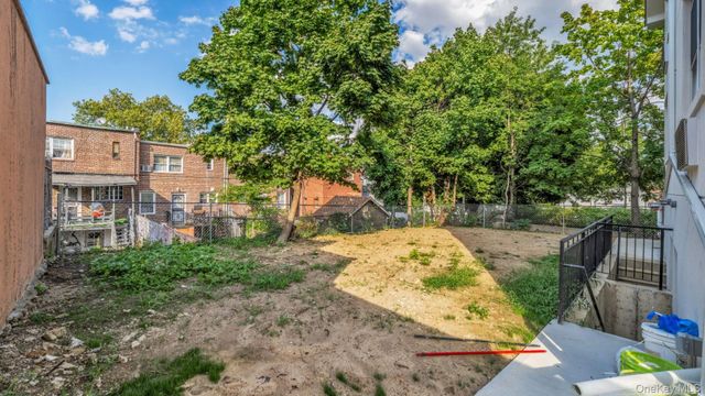 957 E 229th Street, Bronx, NY 10466