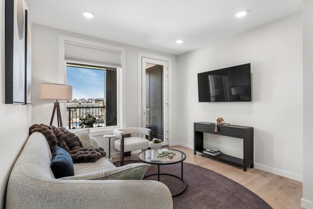 2-10 Maverick Sq 304, Boston, MA 02128