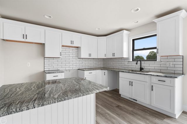 1 Carney Drive, Saint Clair, MI 48079